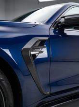 Load image into Gallery viewer, BMW 3/4 Series G80/G81/G82/G83 Carbon Fiber CFA Fender Vents (2019+)