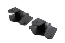 Load image into Gallery viewer, Belltech SHACKLE AND HANGER KIT 95-99 Tahoe/Yukon 4 door 4inch 6636