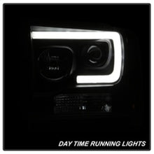 Load image into Gallery viewer, Spyder Ford F250/350/450 05-07 Projector Headlights - Light Bar DRL LED - Black PRO-YD-FS05V2-LB-BK 5084507