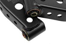 Load image into Gallery viewer, Belltech SHACKLE AND HANGER KIT 95-99 Tahoe/Yukon 4 door 4inch 6636