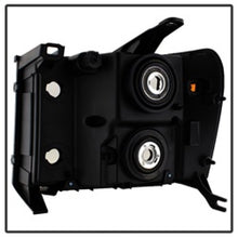 Load image into Gallery viewer, SPYDER Xtune GMC Sierra 07-13 Crystal Headlights Black HD-JH-GSIE07-AM-BK 9034749