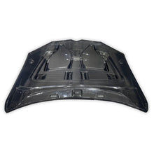 Load image into Gallery viewer, 2018-2022 Lamborghini URUS TC2 Style Carbon Fiber Hood