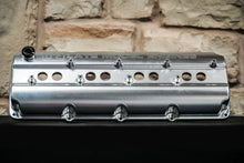 Load image into Gallery viewer, GEN III BILLET HEMI VALVE COVERS.