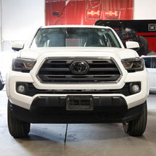 Load image into Gallery viewer, xTune Toyota Tacoma 16-19 SR SR5 Model LED DRL Projector Headlights- Black PRO-JH-TTA16-FLED-SR-BK 9050060
