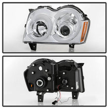 Load image into Gallery viewer, Spyder 05-07 Jeep Grand Cherokee - Light Bar Projector Headlights - Chrome - PRO-YD-JGC05V2-LB-C 5086112