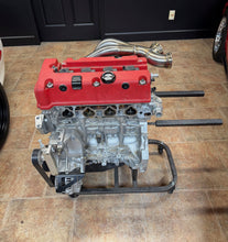 Load image into Gallery viewer, V Band Sidewinder Priority Turbo Manifold K-Series K20 K24 06-11 8th Gen EP3 Civic Si Type R