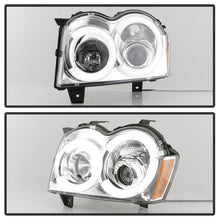 Load image into Gallery viewer, Spyder 05-07 Jeep Grand Cherokee - Light Bar Projector Headlights - Chrome - PRO-YD-JGC05V2-LB-C 5086112