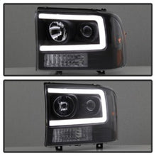Load image into Gallery viewer, Spyder 99-04 Ford F250 Super Duty Projector Headlights - Light Bar - Black PRO-YD-FF25099V2-LB-BK 5084491