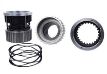 Load image into Gallery viewer, Ford Racing Super Duty Warn Locking Hubs M-1104-SD