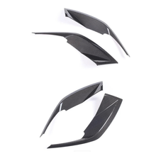 Load image into Gallery viewer, Dry Carbon Fiber Tail Light Trim for Lamborghini Urus