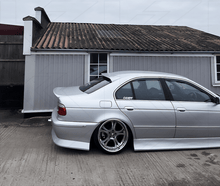 Load image into Gallery viewer, HM E39 Sedan Roof Wing