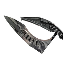 Load image into Gallery viewer, V Style Full Carbon Fiber Vented Front Fenders for Lamborghini Huracan LP 580 LP 610